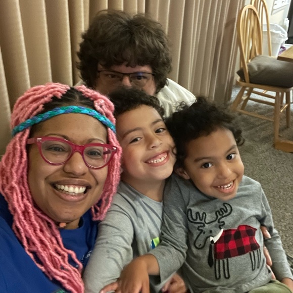 Meet your Posher, Mindy - Picture 2 of 4